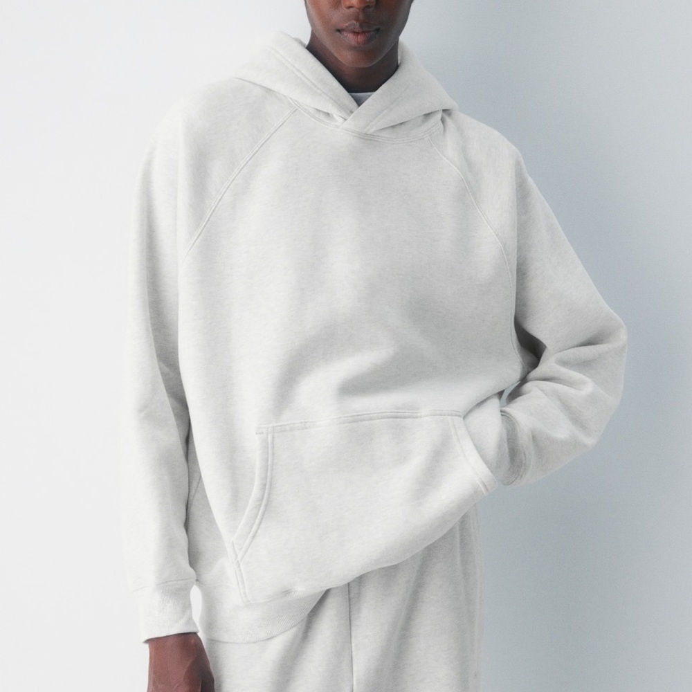 Aritzia
Cozy Sweatfleece Mega Raglan™ Hoodie